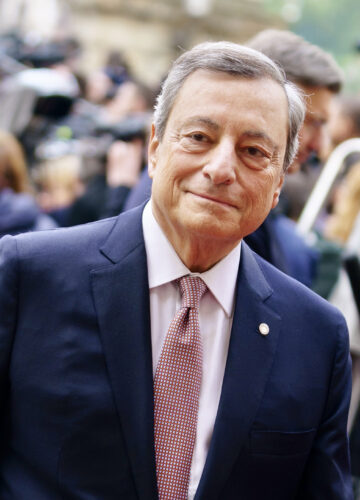 découvrez l'analyse de mario draghi sur la défense et le financement en europe. plongez au cœur des enjeux stratégiques et économiques qui façonneront l'avenir de la sécurité sur le territoire européen.