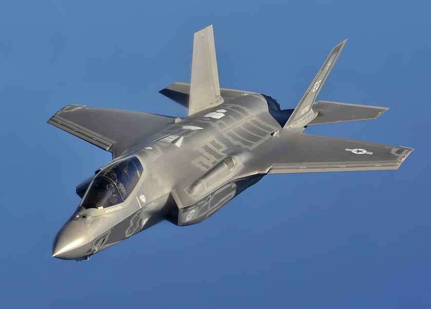 découvrez tout sur le programme des f-35 en italie, son développement, ses enjeux stratégiques et son impact sur l'industrie aéronautique italienne. plongez dans l'univers des chasseurs de cinquième génération et leur rôle clé dans la défense nationale.