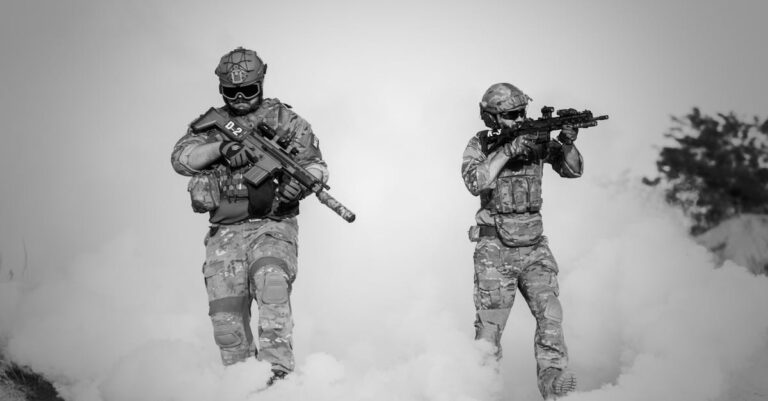 découvrez l'univers fascinant des soldats : leur bravoure, leur formation, et les défis qu'ils affrontent au quotidien. plongez dans les récits inspirants et les aspects méconnus de la vie militaire.