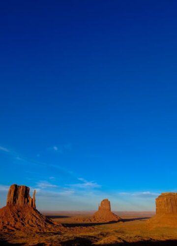 découvrez l'univers fascinant des navajos, une culture riche en traditions, histoire et artisanat. apprenez-en davantage sur leur mode de vie, leurs croyances spirituelles, et l'importance de la nature dans leur quotidien.