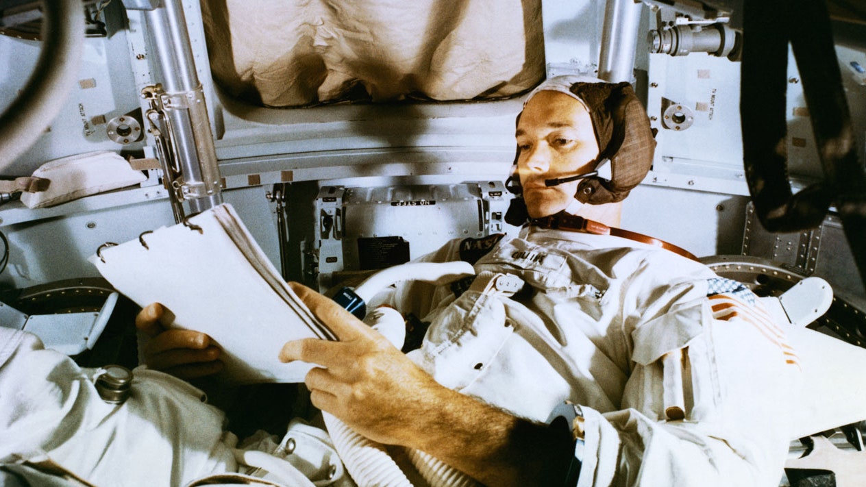 découvrez l'histoire fascinante de michael collins, l'astronaute d'apollo 11, qui a joué un rôle crucial lors de la première mission habitée sur la lune. explorez son parcours, ses contributions et son héritage dans l'exploration spatiale.