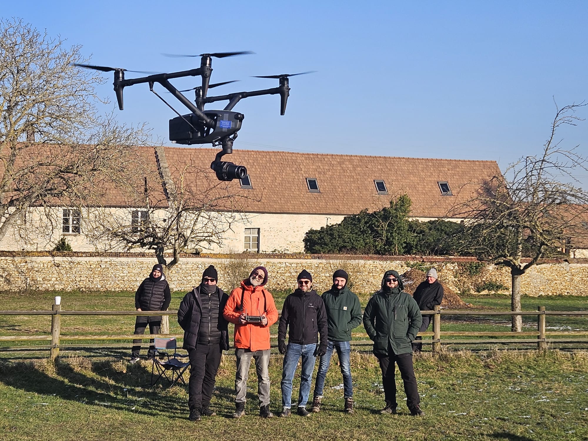 discover how to become an expert in aerial communication systems with our comprehensive guide. learn the key skills, advanced technologies, and necessary certifications to excel in this crucial aviation field.